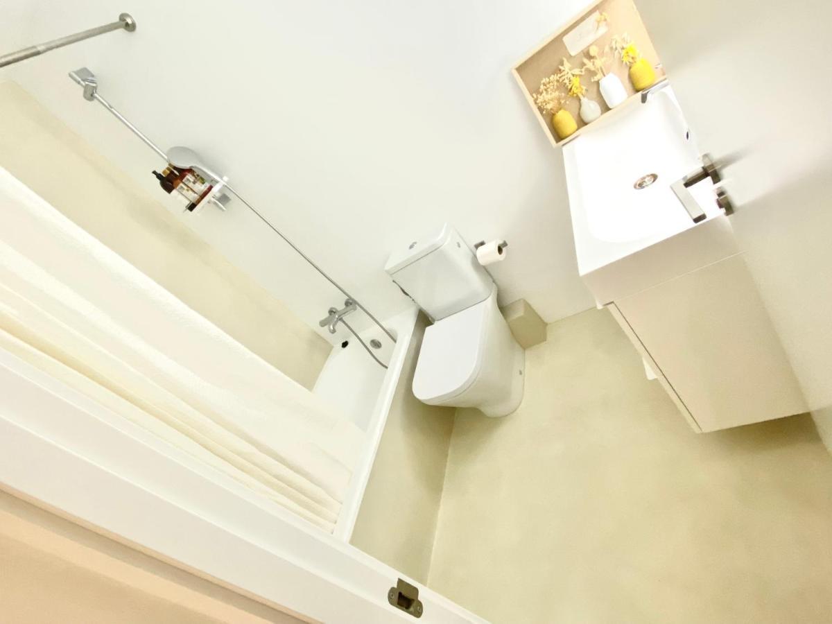 Barcelona Chic Apartments- Free Parking - 10 Min From Bcn City Centre By Metro Kültér fotó