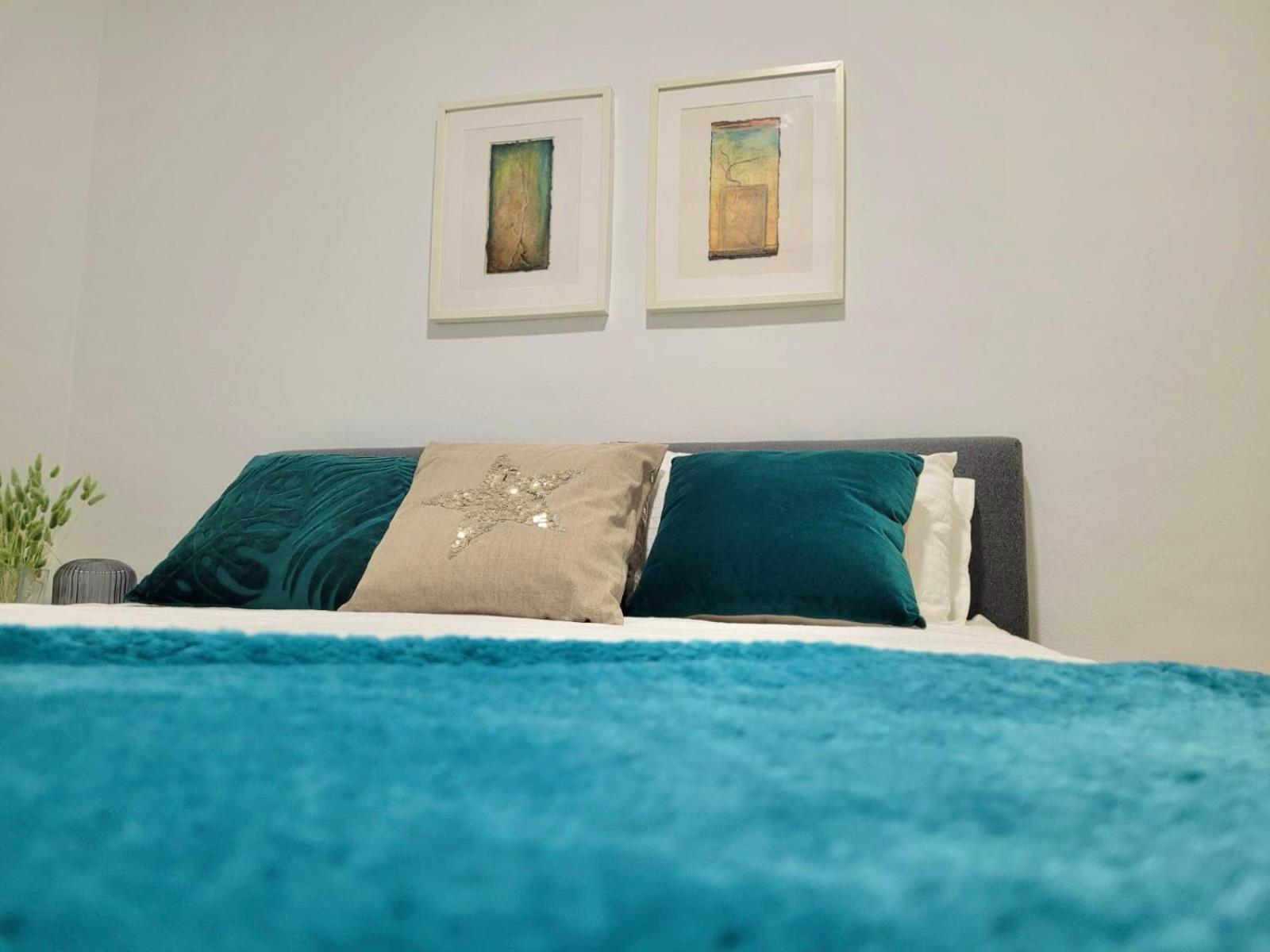 Barcelona Chic Apartments- Free Parking - 10 Min From Bcn City Centre By Metro Kültér fotó