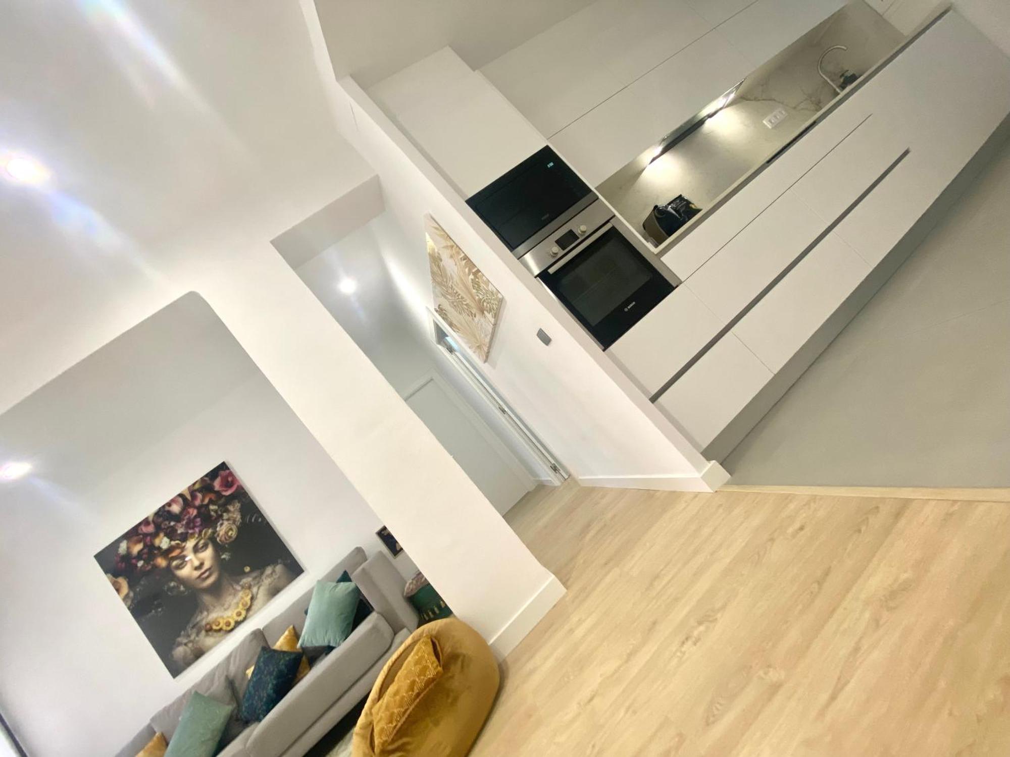 Barcelona Chic Apartments- Free Parking - 10 Min From Bcn City Centre By Metro Kültér fotó