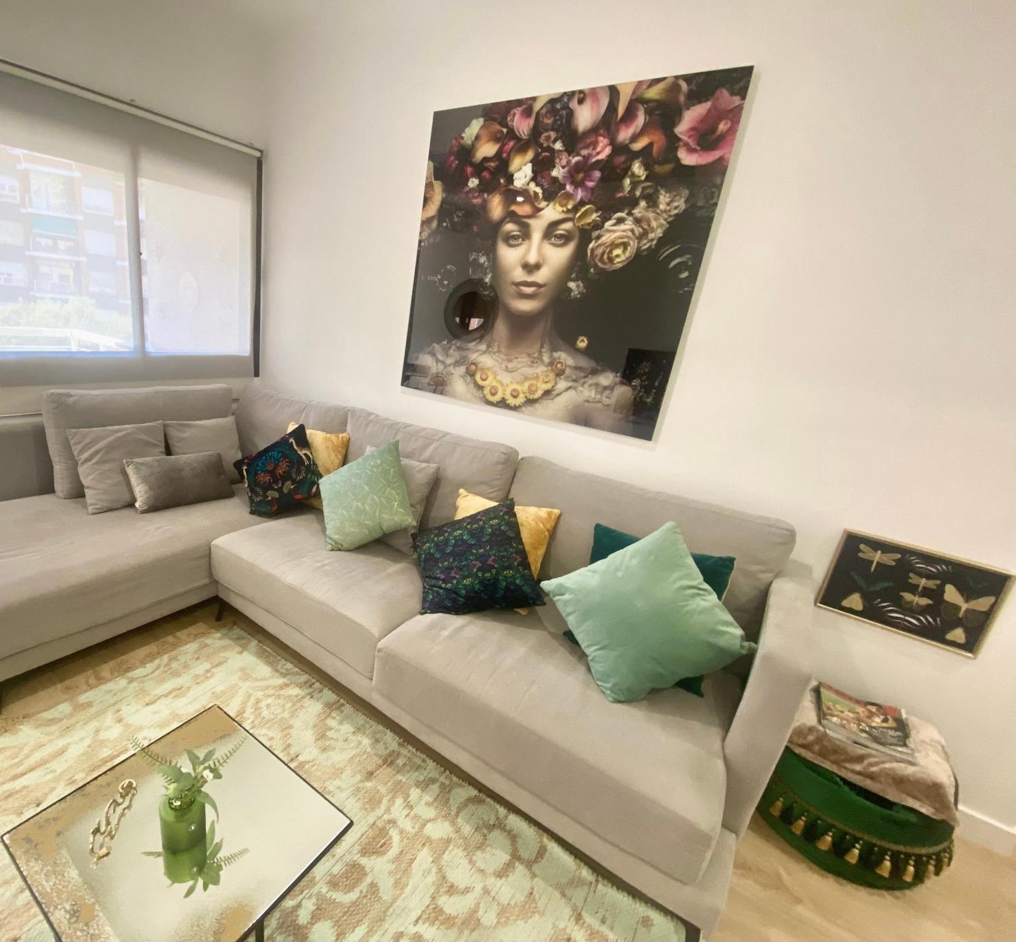 Barcelona Chic Apartments- Free Parking - 10 Min From Bcn City Centre By Metro Kültér fotó